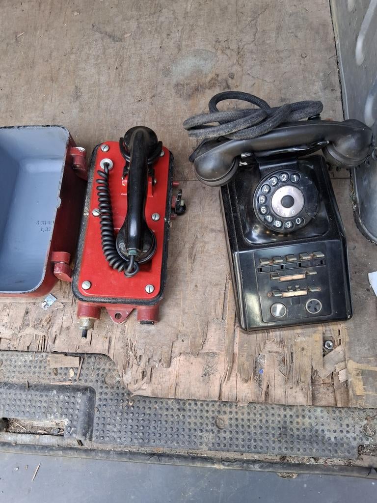 2 oude telefoons een siemens, Enlèvement ou Envoi