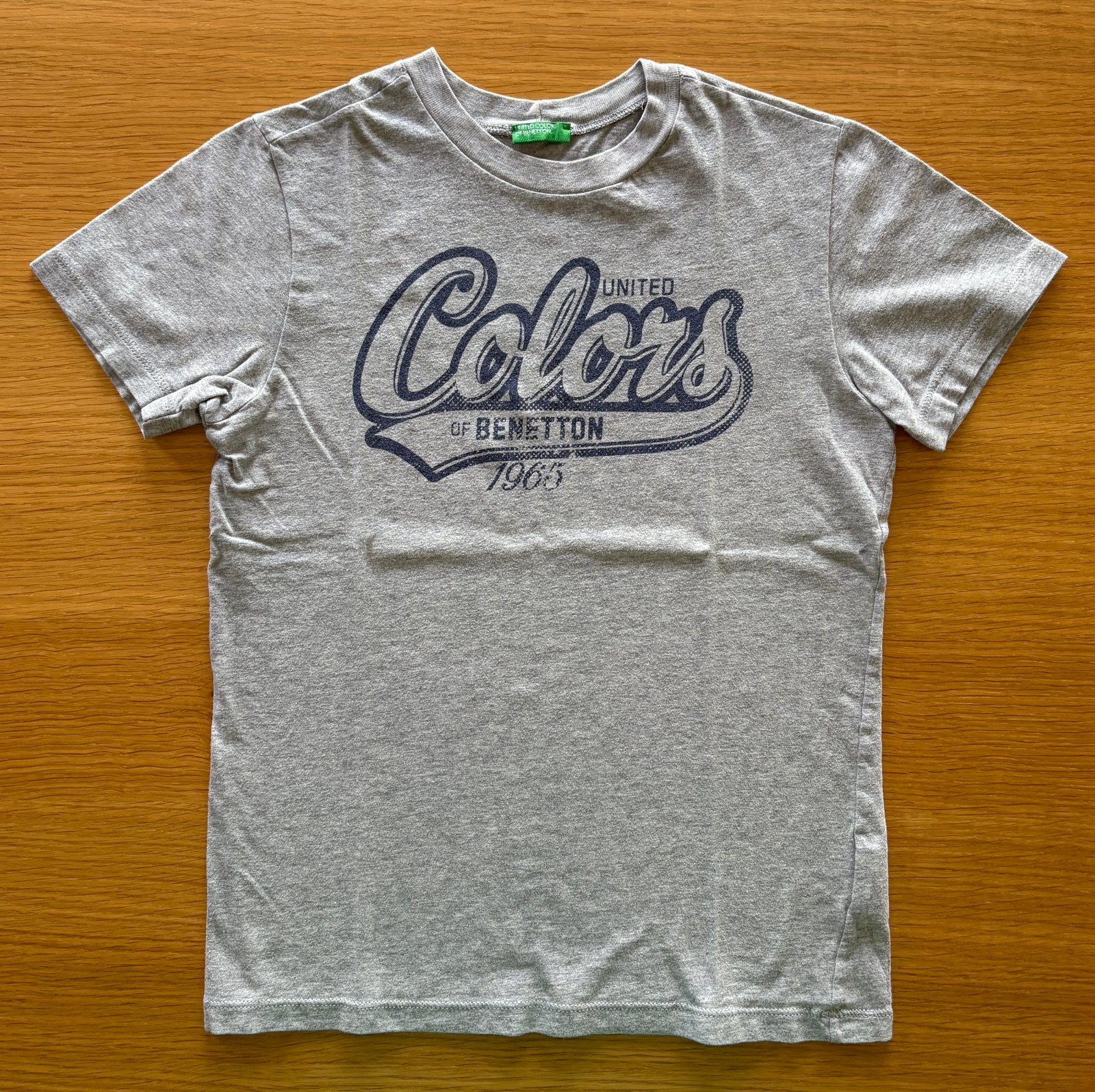 T-shirt gris BENETTON - 8-9 ans - 3€, Enlèvement ou Envoi, Utilisé, Garçon