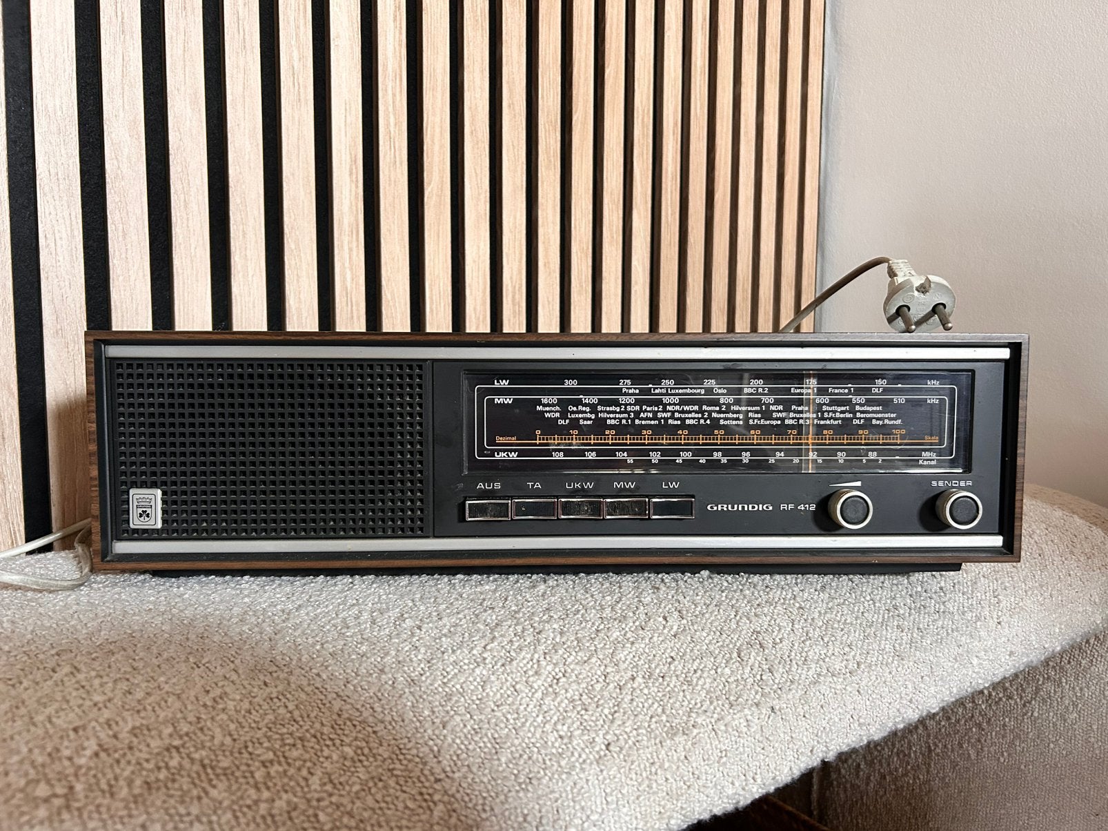 Radio Grundig RF 412, Antiquités & Art, Antiquités | TV & Hi-Fi, Enlèvement