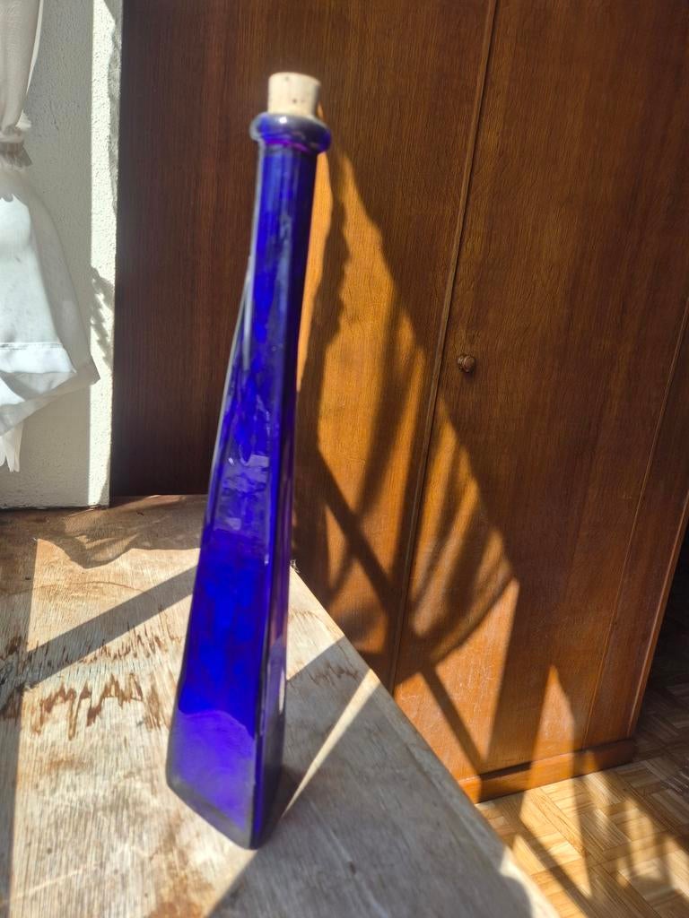 Vintage blauwe glazen fles parfum, Ophalen