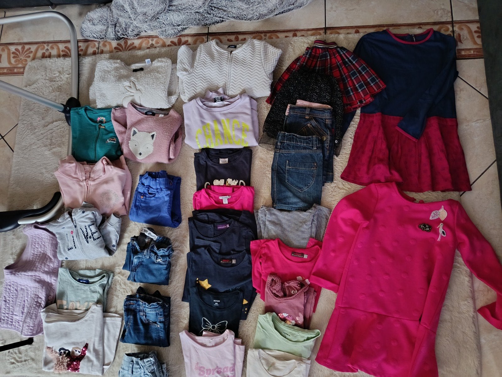 très gros lot vêtements fille 5 6 ans 70 articles, Enfants & Bébés, Enlèvement, Utilisé, Taille 110