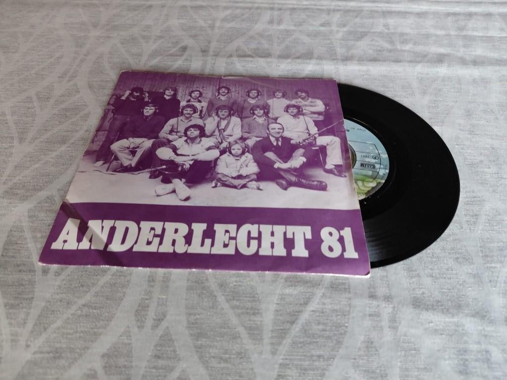 Verzamelen voetbal, singeltje Anderlecht 1981, Verzamelen, Ophalen of Verzenden, Gebruikt, Overige typen