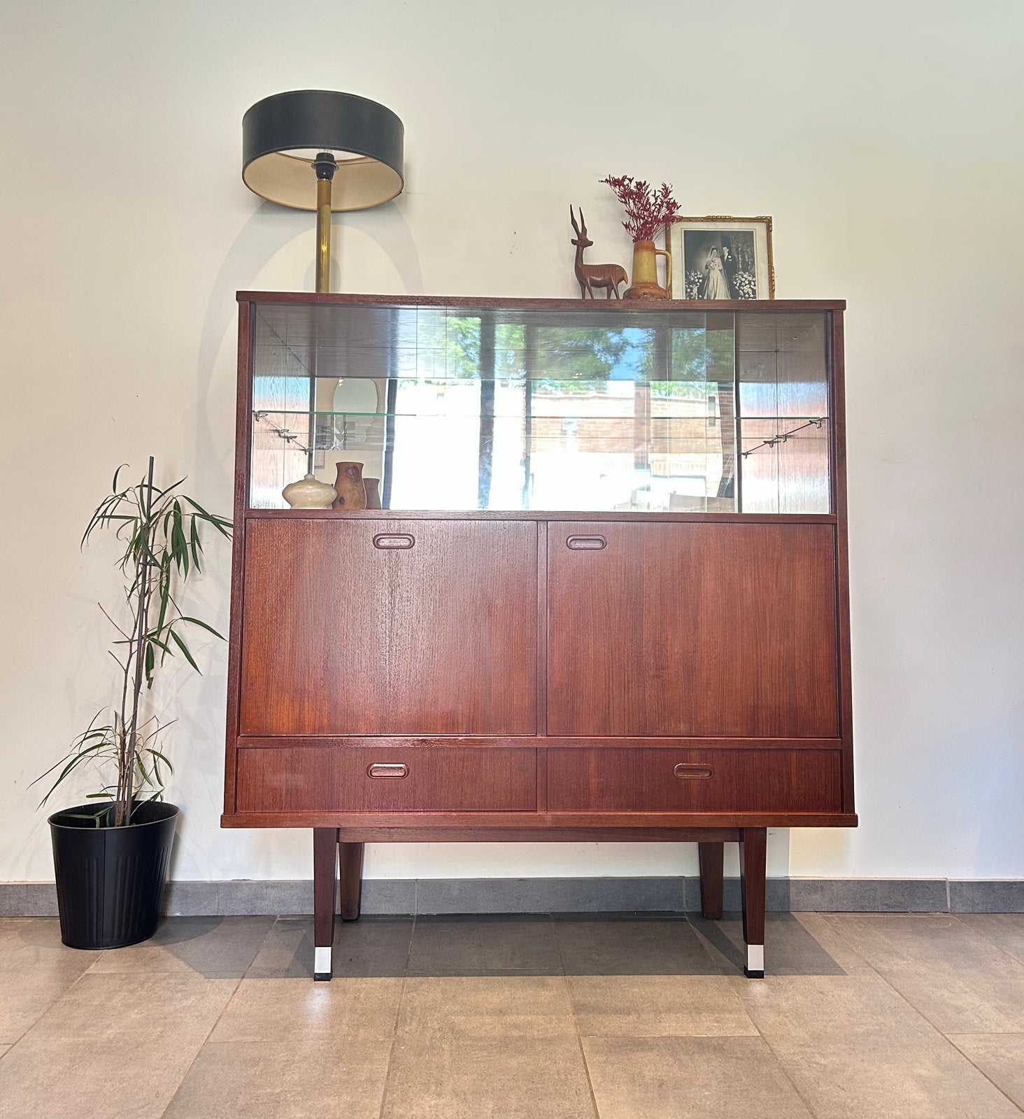 Vintage Teakfineer vitrine kast, Enlèvement, Utilisé