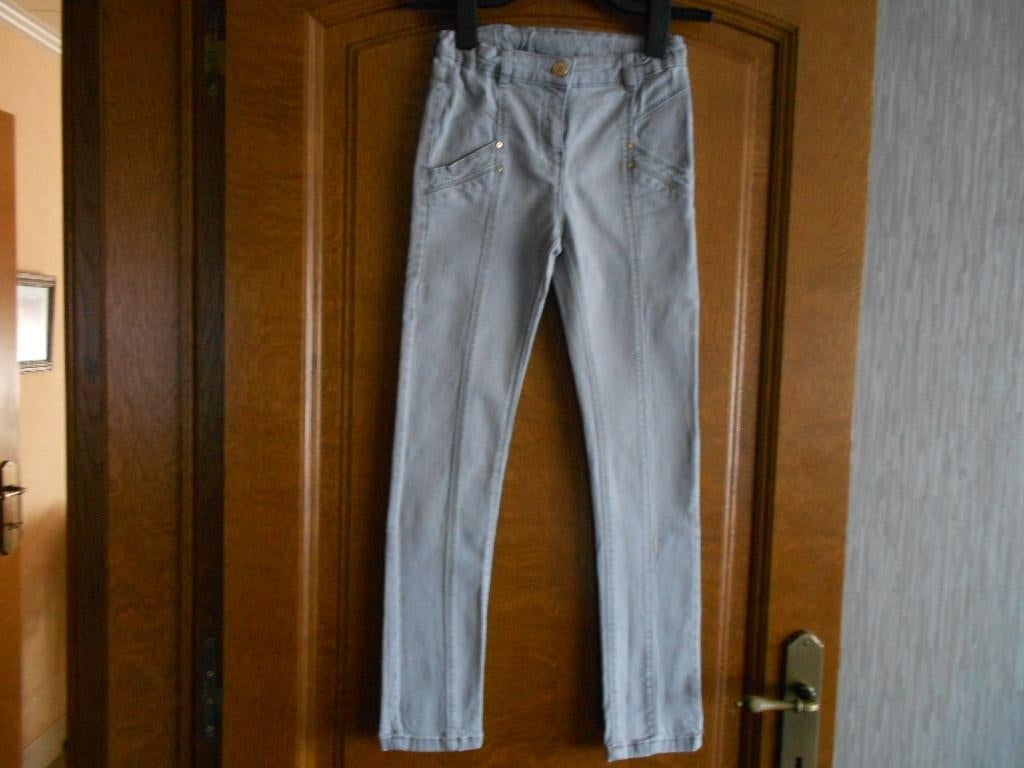jean gris clair taille 140 TAO, Pantalon, Enlèvement ou Envoi, Utilisé, Tape  à l'oeil