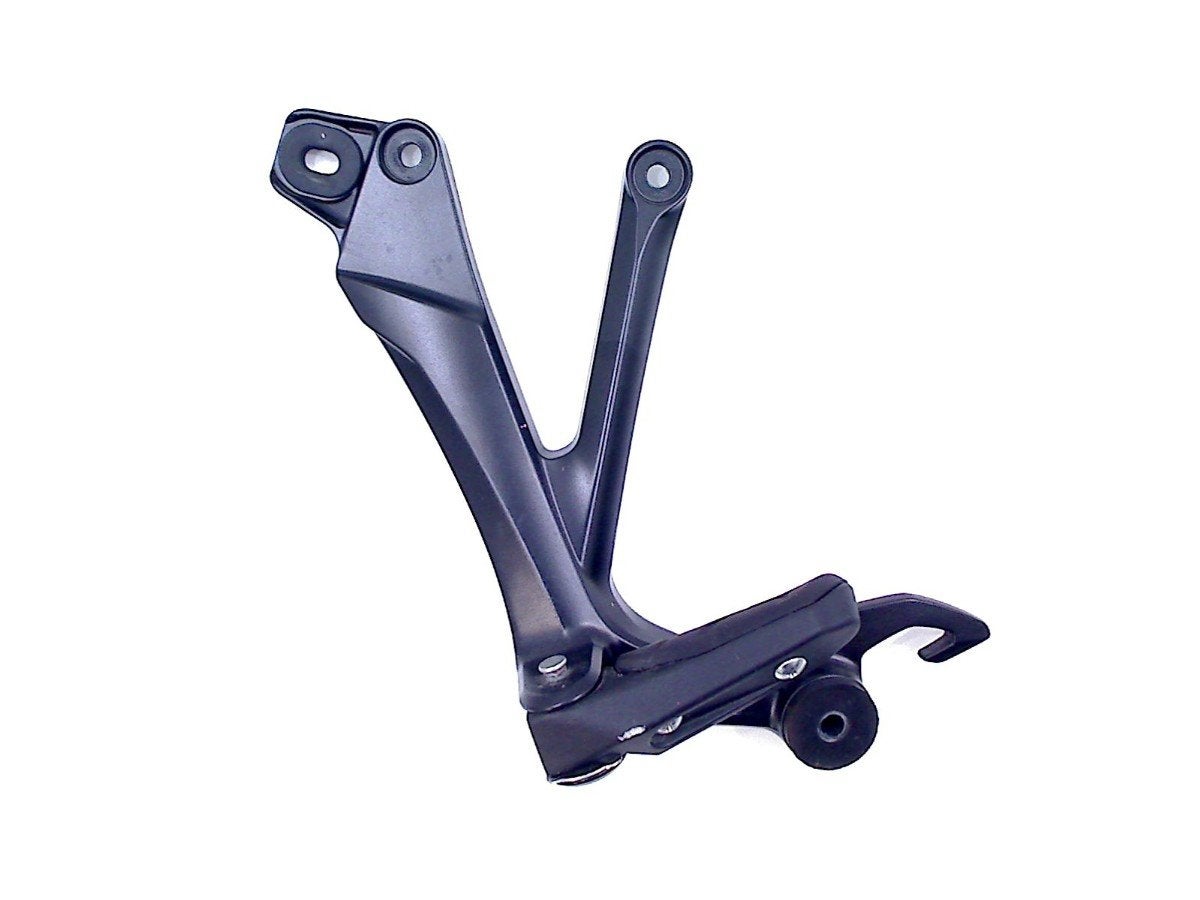 REPOSE PIEDS SUPPORT ARRIÈRE GAUCHE Suzuki, Dhr. S. di Majo, Utilisé, Info@cama-motorparts.nl, P.J. Troelstraweg 8 8
3144 CX  MAASSLUIS, NL