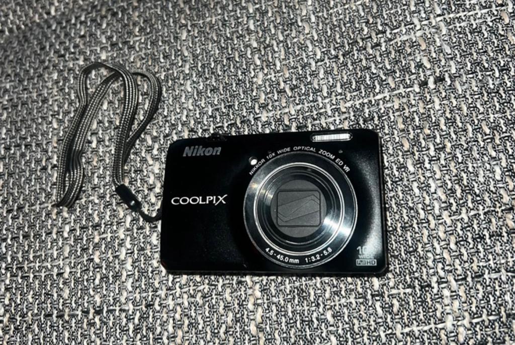 Nikon Coolpix S6300, TV, Hi-fi & Vidéo, Appareils photo numériques, Enlèvement, Comme neuf, Nikon
