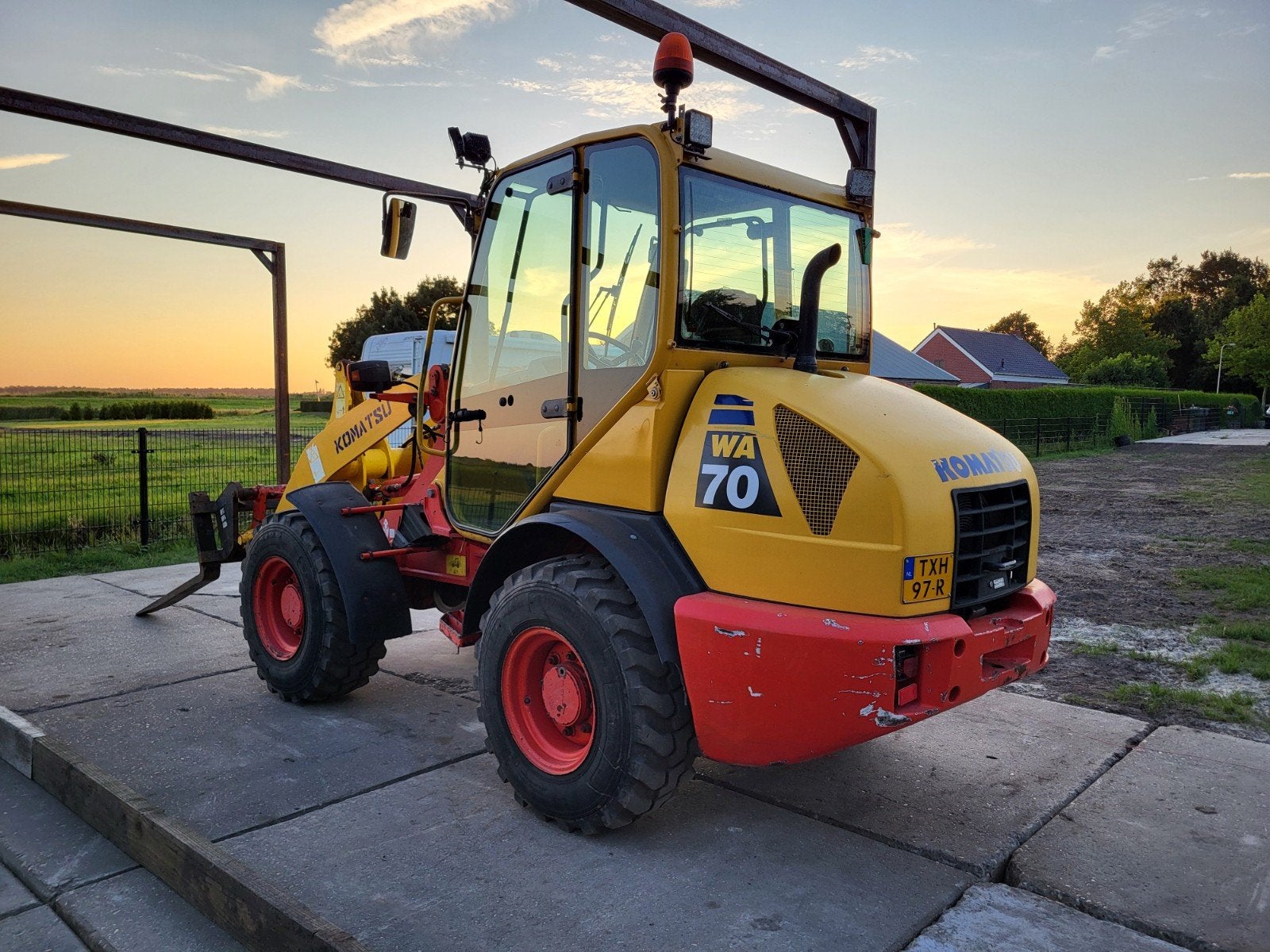 Chargeuse sur pneus Komatsu Wa70-5, Articles professionnels, Enlèvement ou Envoi, Chargeuse sur pneus ou Chouleur