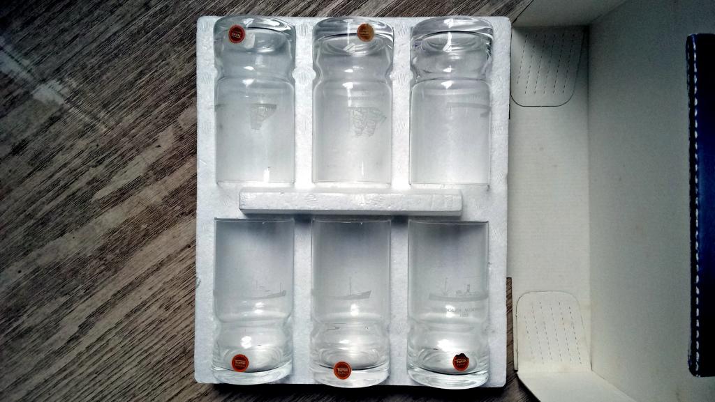 Unieke vintagedoos met 6 bierglazen, splinternieuw., Antiek en Kunst, Ophalen