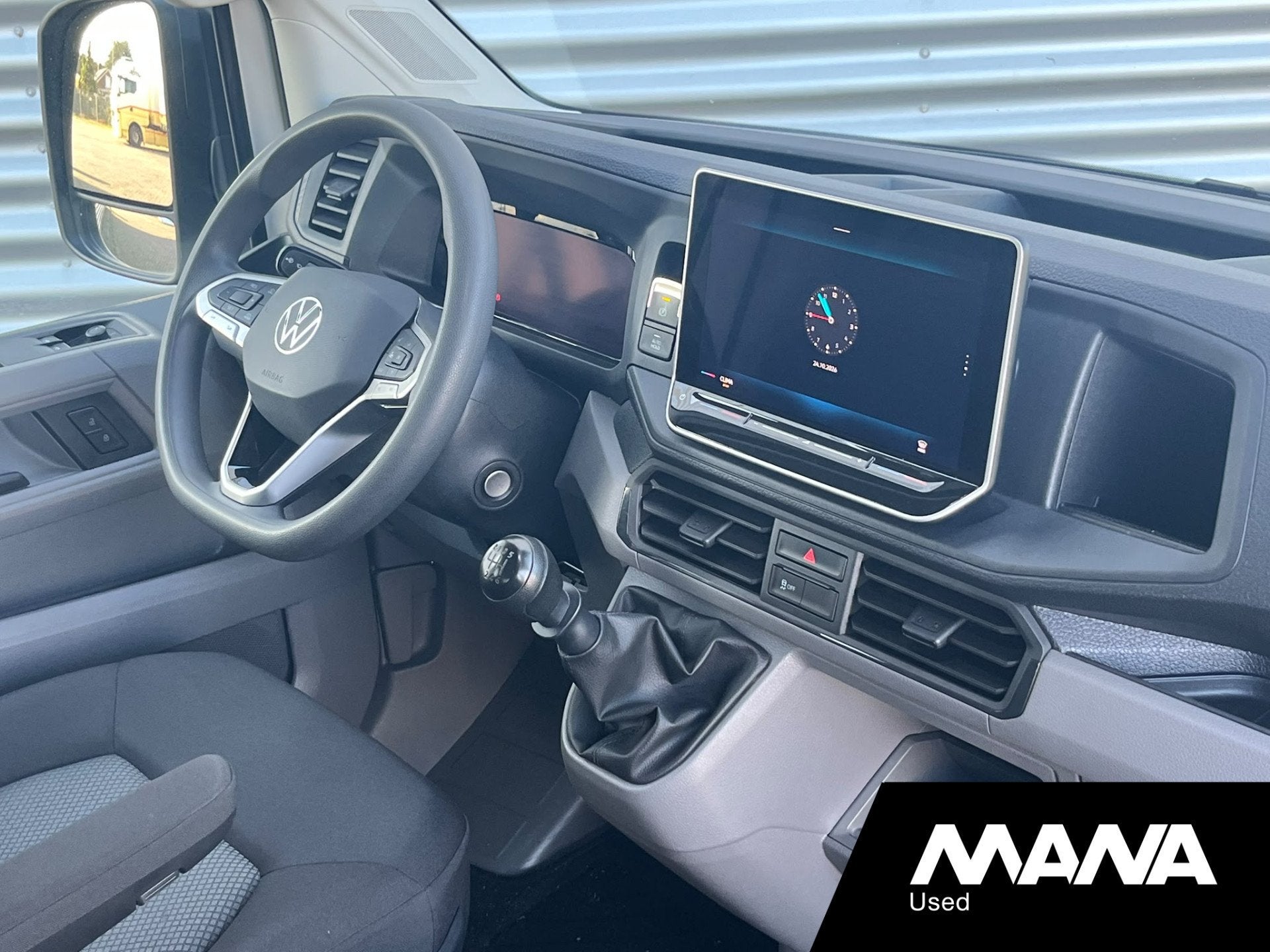 Volkswagen Crafter 35 2.0 TDI L4 DC NIEUW MODEL 140pk navi o, Autos, Achat, Entreprise, 7 places, 2800 kg