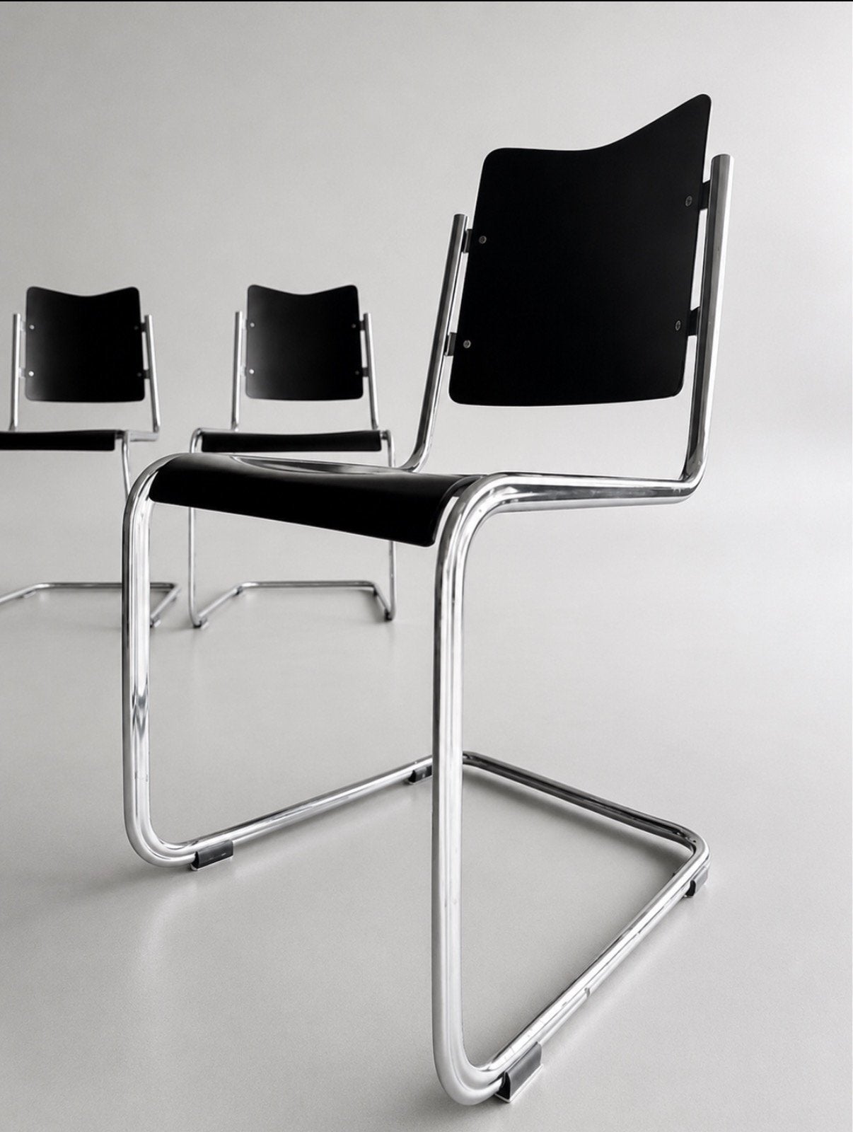Set of 4 Vintage Tecta B11 Cantilever Chairs, Jean Prouve, Huis en Inrichting, Ophalen, Zo goed als nieuw, Zwart, Hout