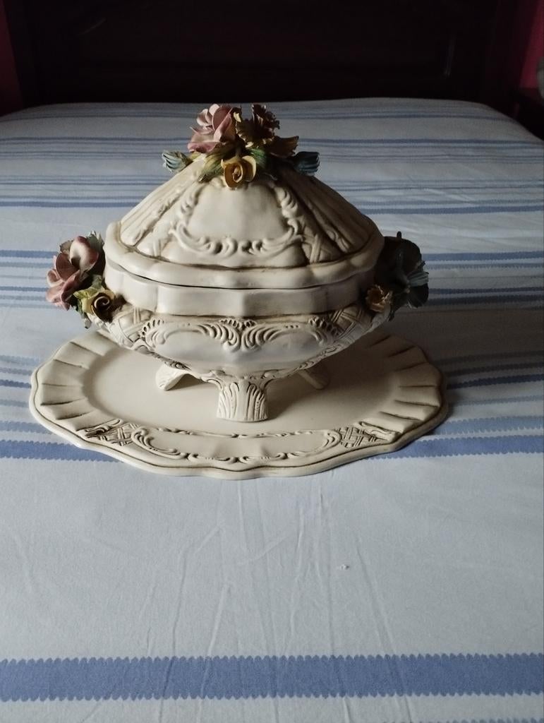 Terrine décorative avec couvercle et bol, Enlèvement