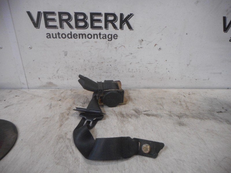 CEINTURE DE SECURITE ARRIERE DROITE BMW 5 serie (E39), Postoffice@zf.com, Löwentaler Straße 20
88046  Friedrichshafen, DE, Utilisé