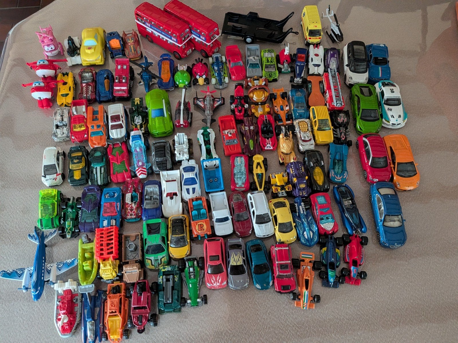 lot 103 voertuigen 66 hotwheels, 7 welly, 10 matchbox etc, Hobby en Vrije tijd, Ophalen of Verzenden, Motor