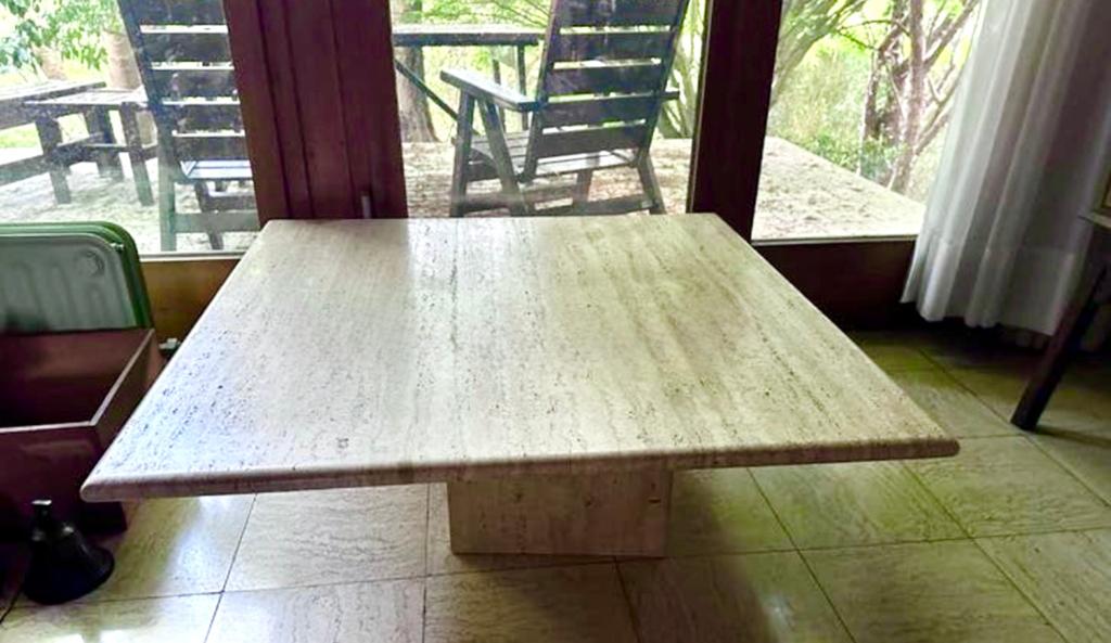Travertin vierkante woonkamertafel 1mx1mx77cm, Ophalen, Gebruikt