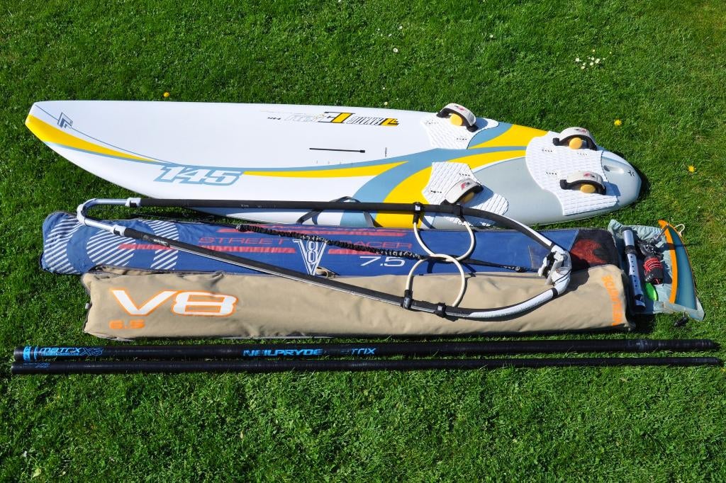 Kit Freeride complet Fanatic E-Ray 145, Sports nautiques & Bateaux, Planche à voile, 5 à 7 m², Ensemble complet, Enlèvement, Utilisé