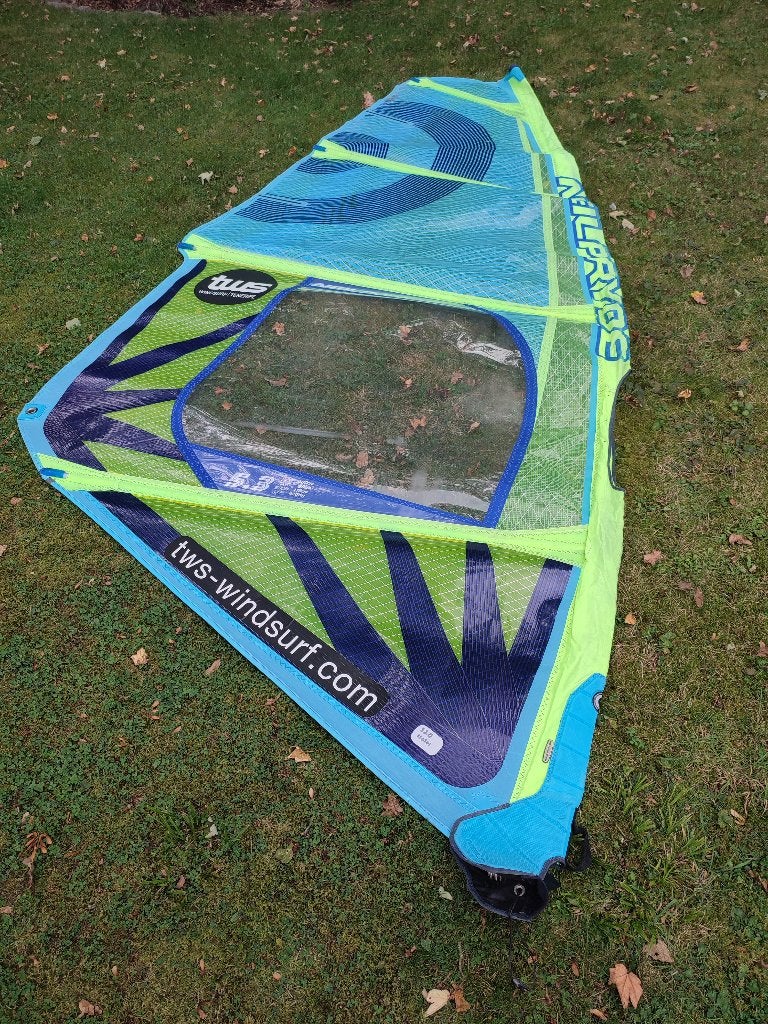 Voile de vague Neil Pryde Combat 5.3m  100€, Sports nautiques & Bateaux, Avec mât, Enlèvement, Utilisé, 5 à 6.5 m²