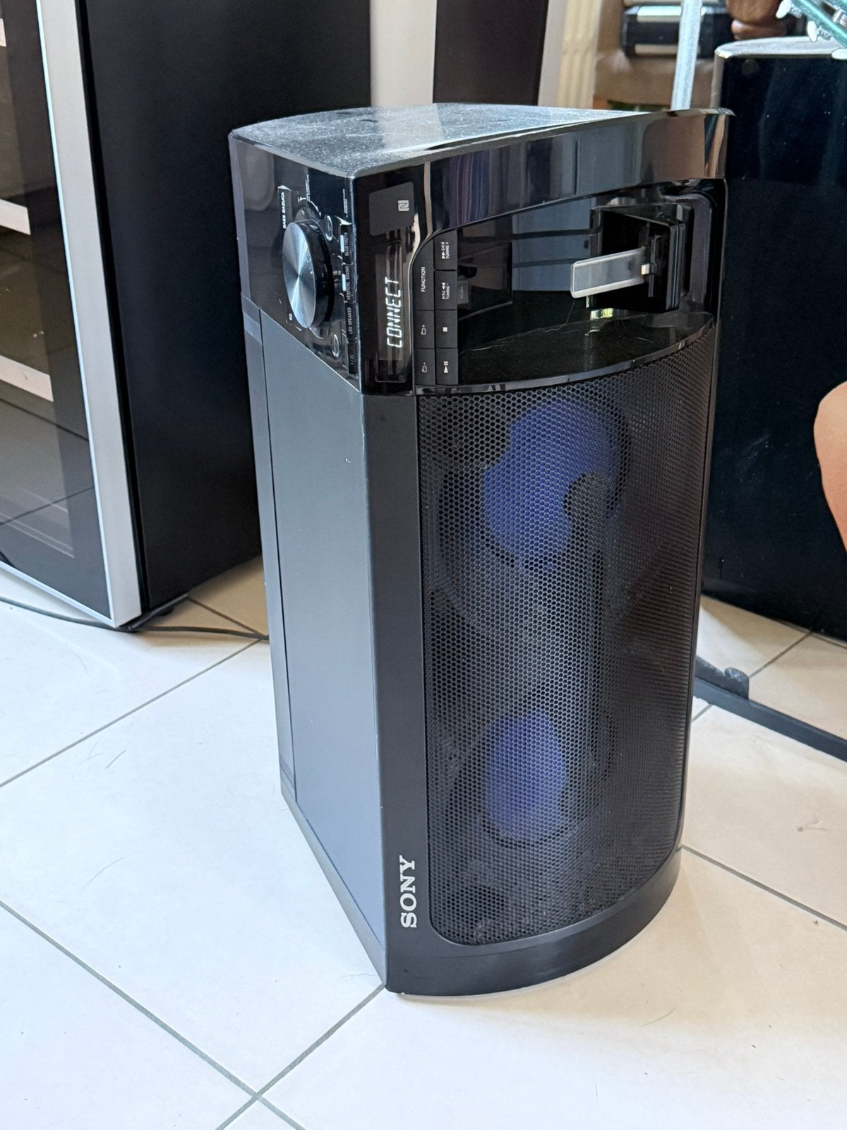 Sony baffles, Enlèvement, Utilisé