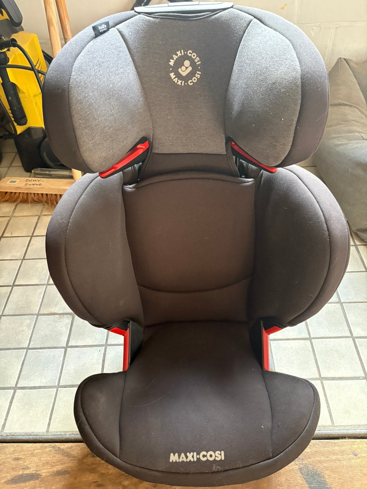 Maxi-Cosi autostoel 15-36 kg met Isofix – Zeer nette staat, Ophalen, Autogordel, Zijbescherming, Zo goed als nieuw