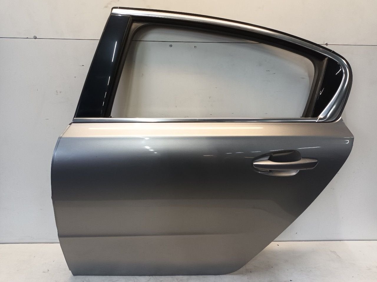 Portier links achter Peugeot 508, Onderdelen@venauto.nl, Van der Ven Autorecycling B.V., Gebruikt, Ettenseweg 76, 4706 PB Roosendaal, The Netherlands