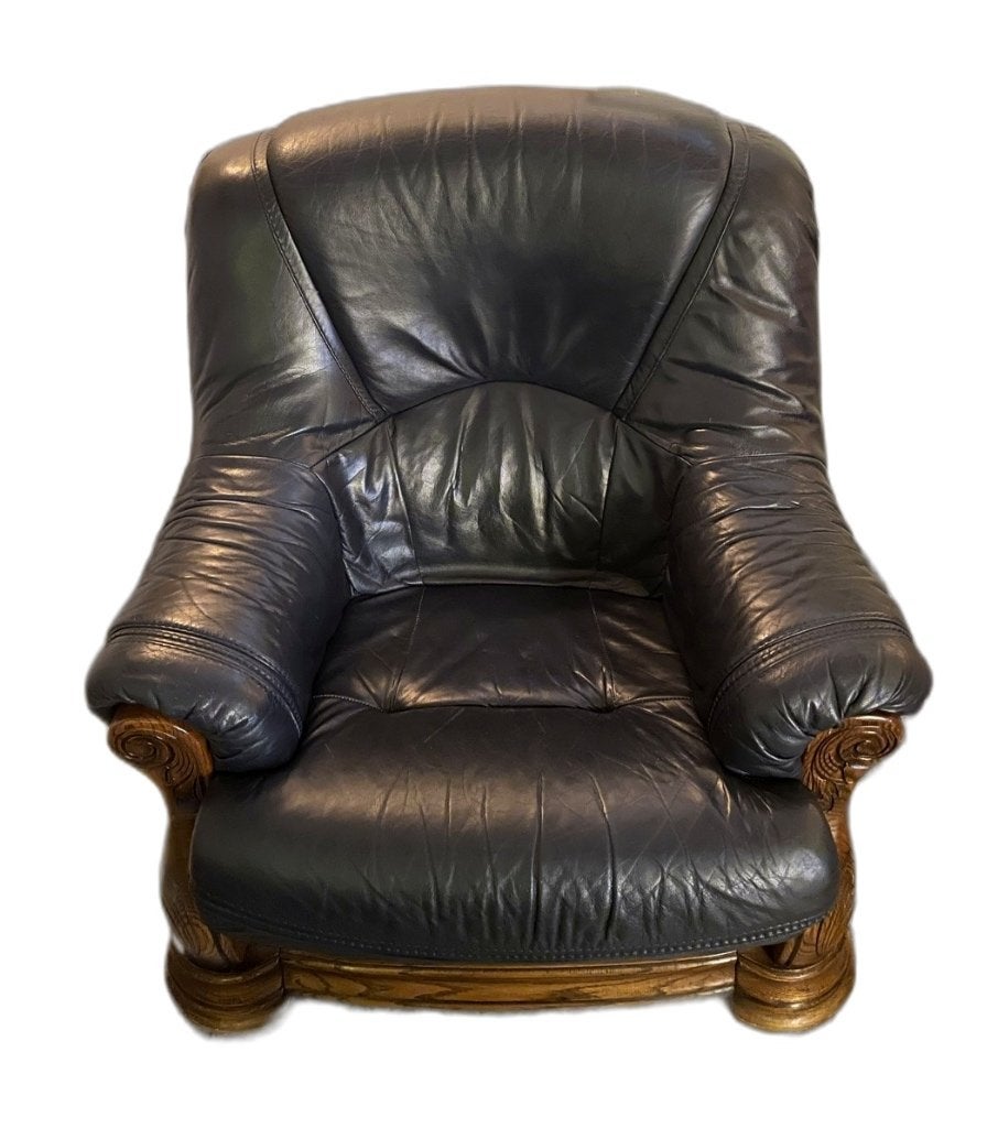 Fauteuil vintage en cuir bleu marine structure bois massif, 75 à 100 cm, Enlèvement, Utilisé, Cuir
