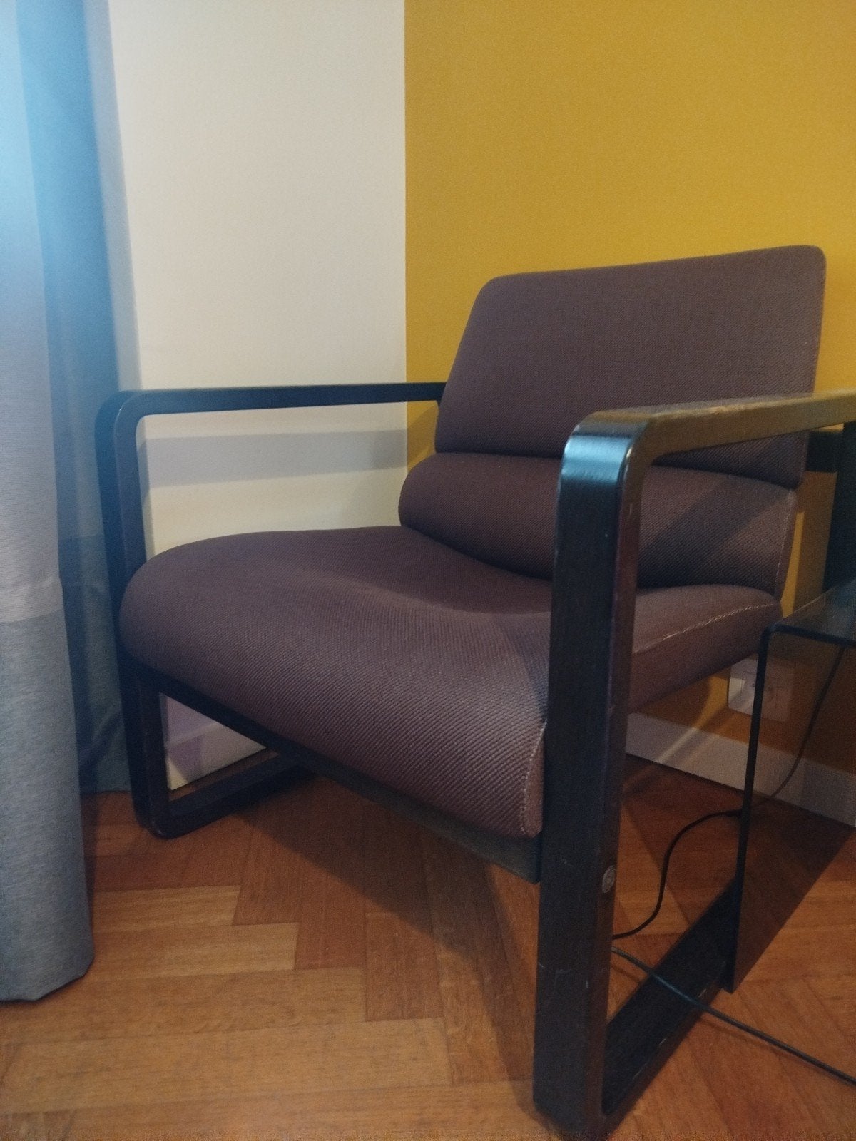 Martin Stoll Armchair., Enlèvement