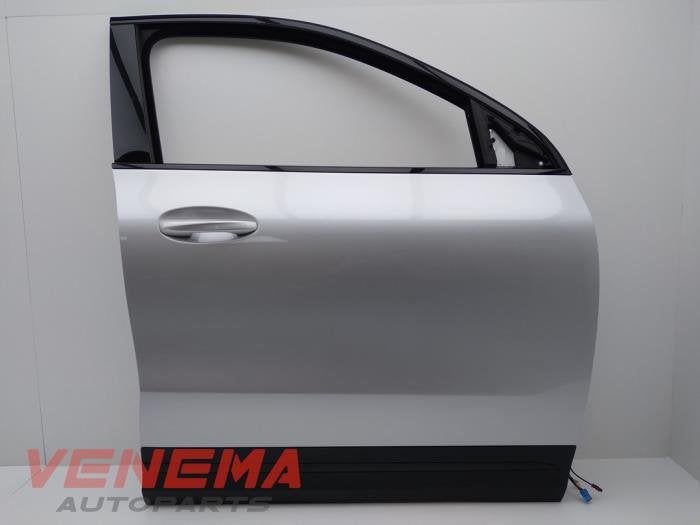 Portière 4portes avant droite d'un Mercedes GLA (775), Utilisé, Porte, -, -