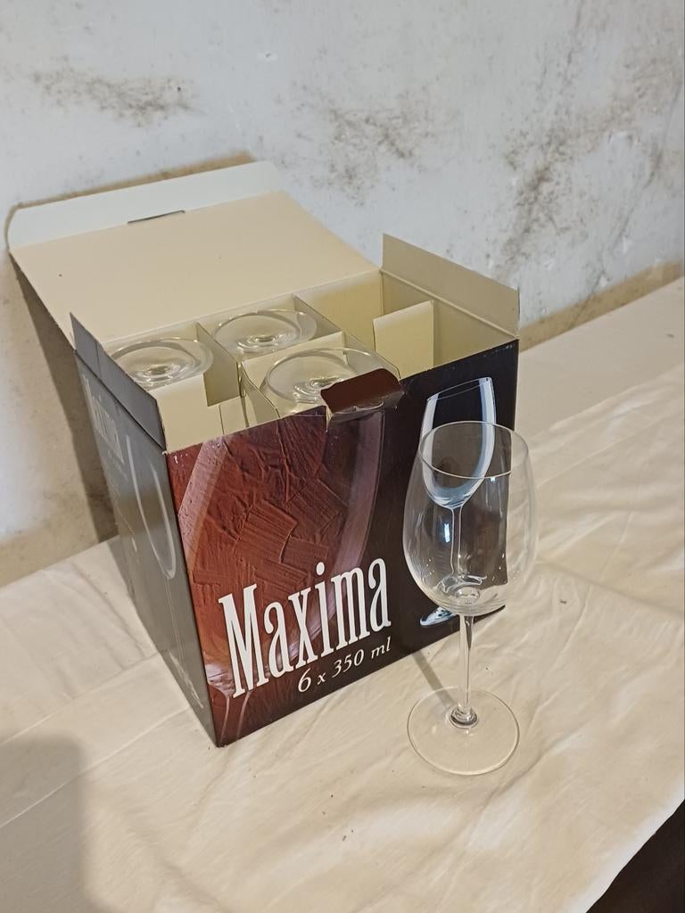 Wijn en bier glazen, Enlèvement