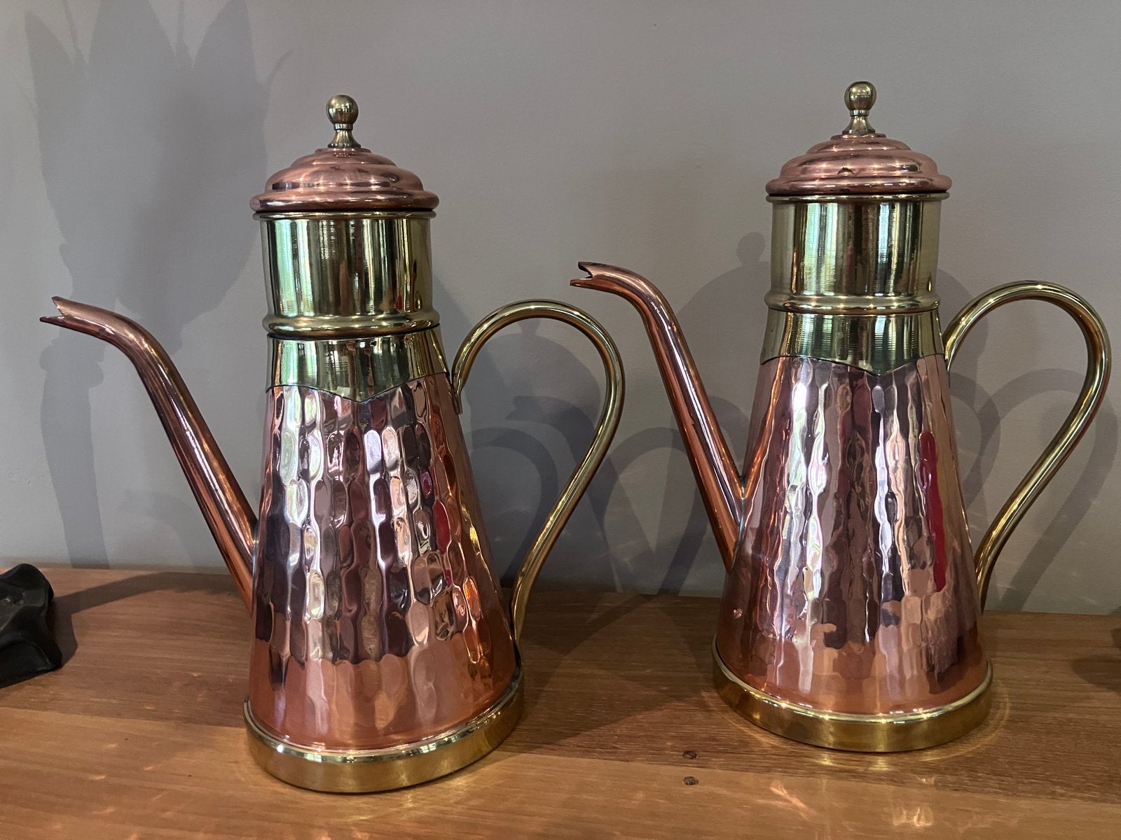 Set 2 koperen koffiekannen, Ophalen