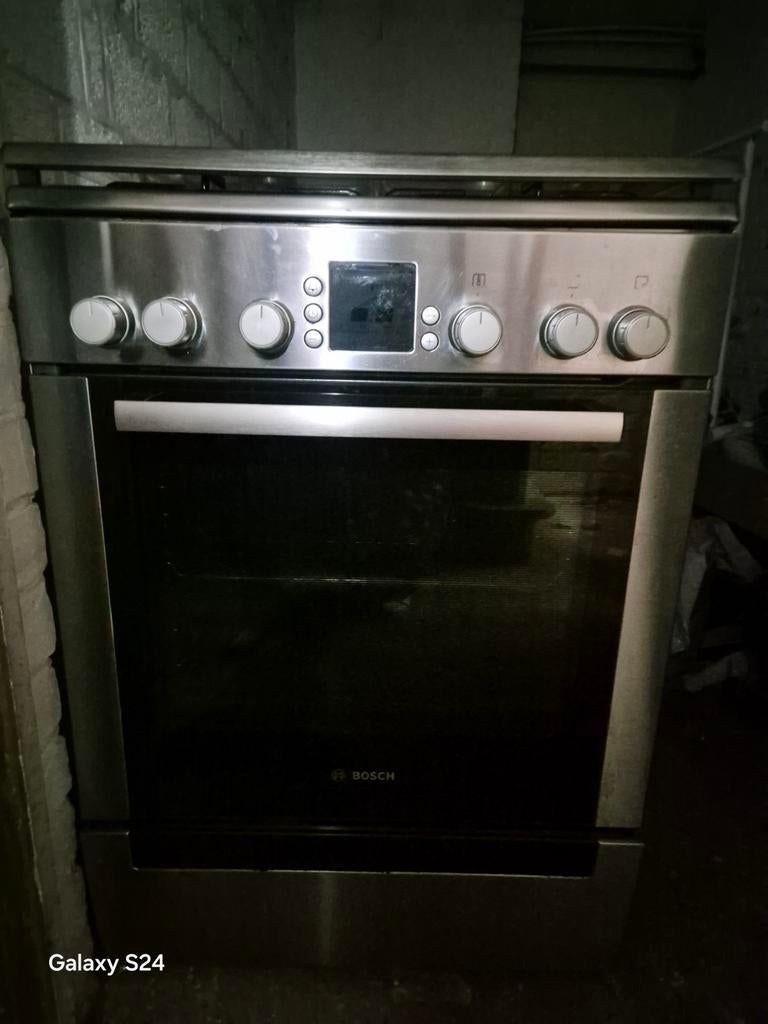 Cuisinière Bosh utuliser que 2 ans, Electroménager
