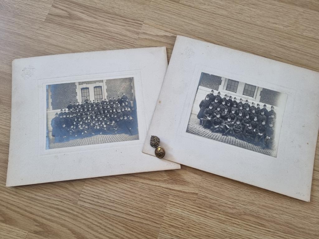 Photos et insignes des grenadiers du 1er régiment de l'ABBL, Collections, Enlèvement ou Envoi, Armée de terre, Emblème ou Badge