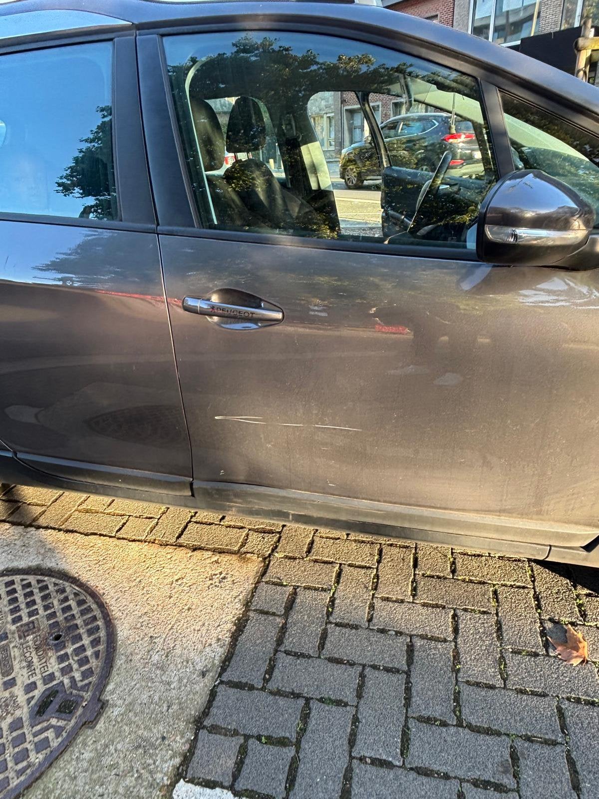 Te koop, Euro 5, Stof, Zwart, Handgeschakeld