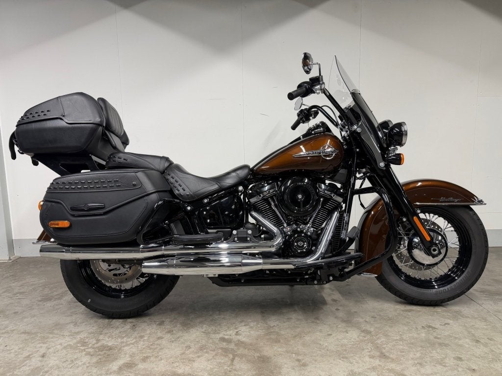 Harley-Davidson SOFTAIL FLHCS HERITAGE CLASSIC (bj 2019), Motoren, Motoren | Harley-Davidson, Harley-Davidson, 1745 cc, Customerservices@harley‑davidson.com