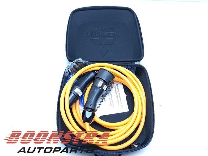 Câble de recharge hybride d'un Mitsubishi Eclipse Cross, Autos : Pièces & Accessoires, -, 3 mois de garantie, Utilisé, Mitsubishi