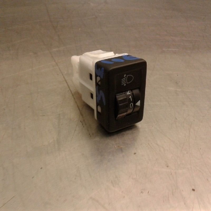 COMMUTATEUR PHARE REGLAGE C Suzuki Alto (GF) (01-2009/-), Utilisé, Suzuki