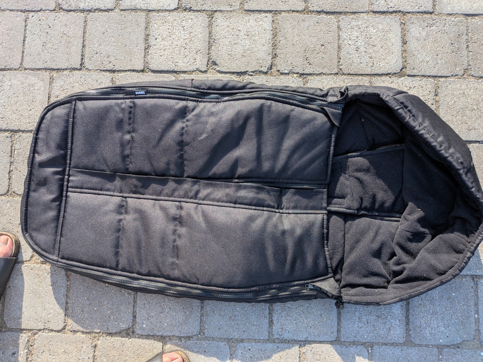 Thule voetenzak, Enlèvement, Couverture pieds