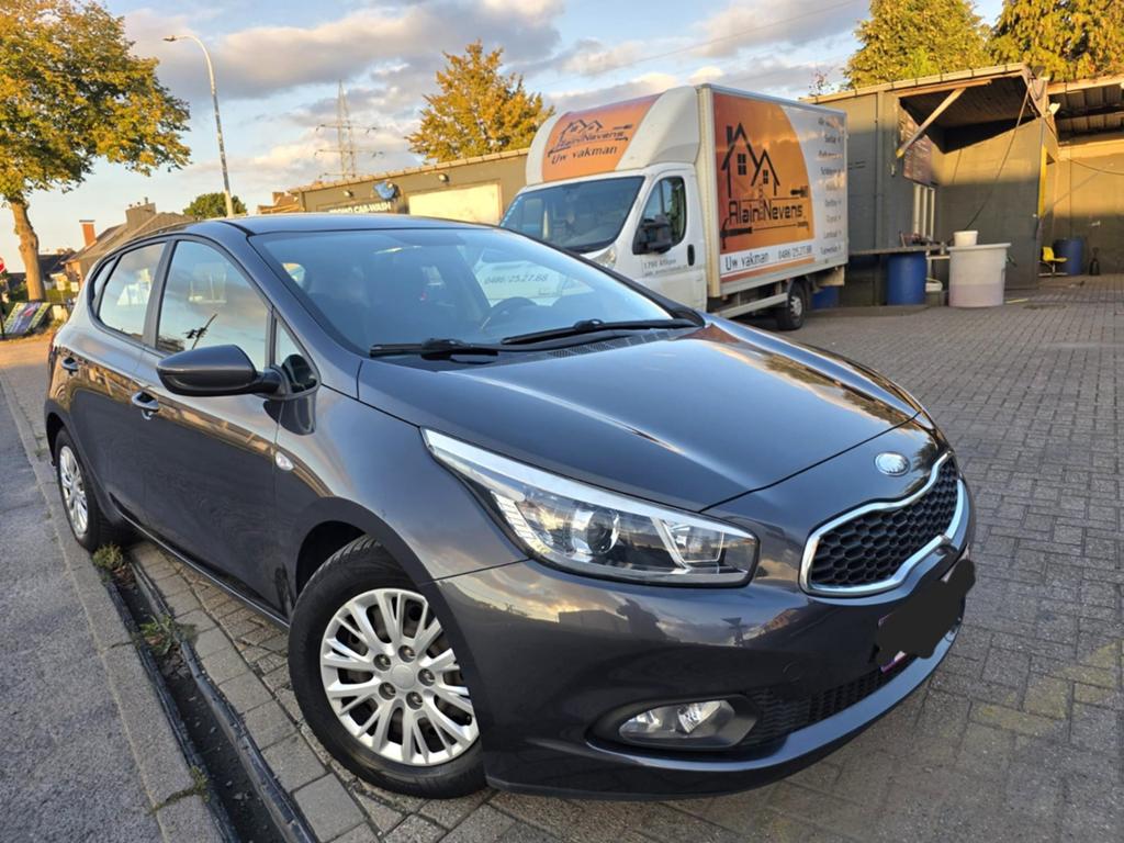 Kia ceed 1.4benzine 76000km, Auto's, Kia, Euro 5, Particulier, Onderhoudsboekje, (Pro) Cee d