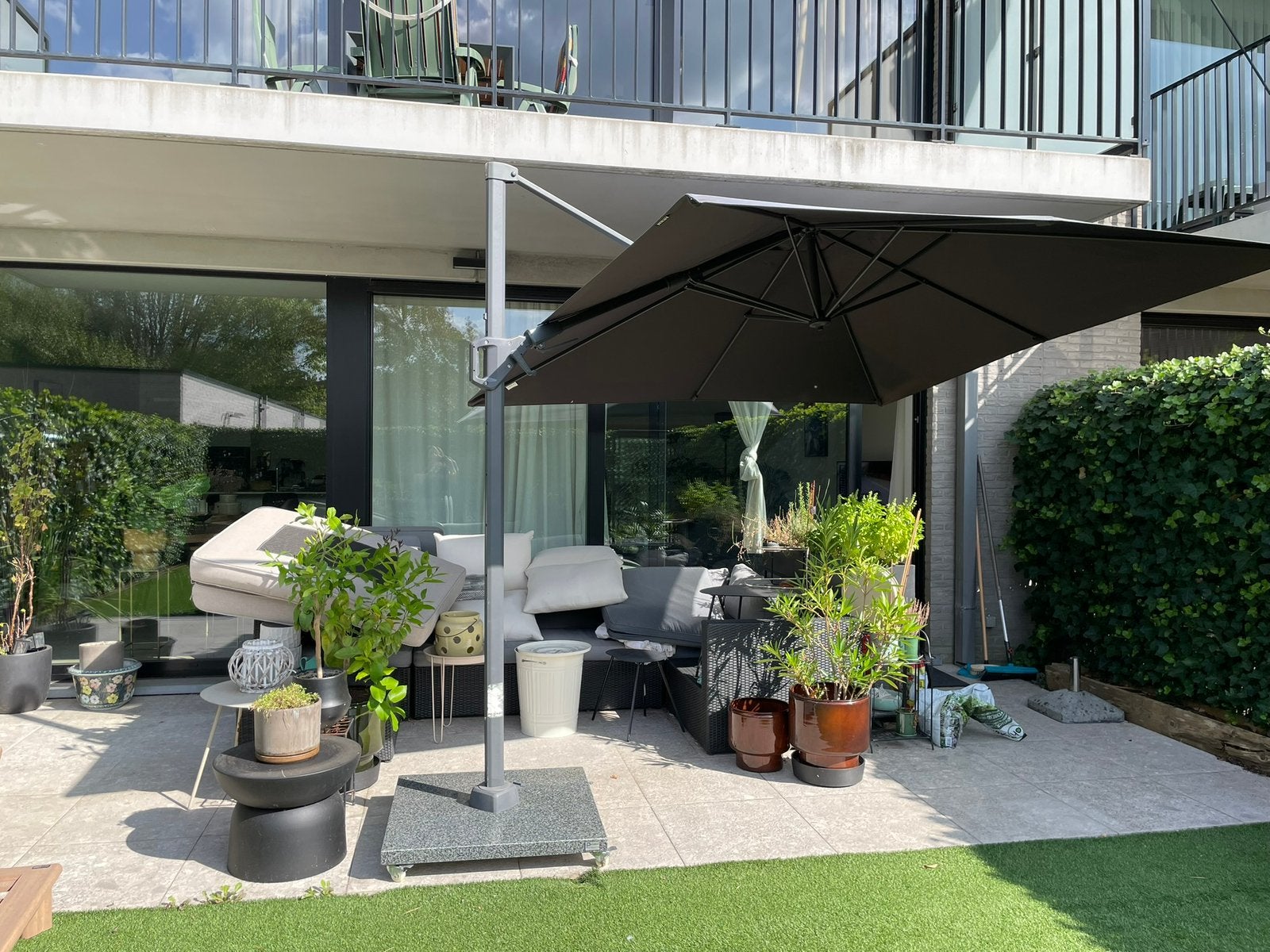 Parasol Platinum Voyager T2 270x270 avec base en marbre, Inclinable, Comme neuf, Parasol flottant, Enlèvement