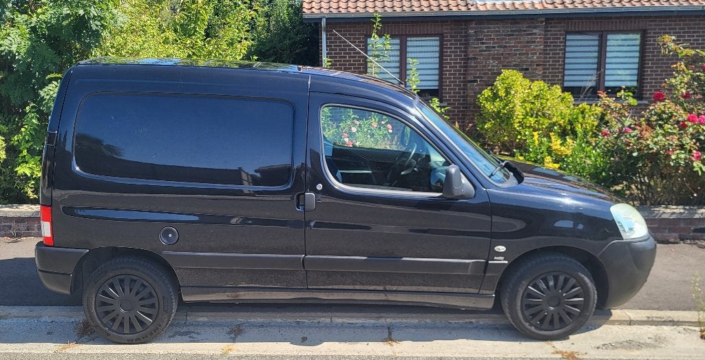 PEUGEOT PARTNER 1.6HDI/2007/PRÊT À IMMATRICULER !, Auto's, Dealer onderhouden, Mistlampen, 1600 cc, Zwart
