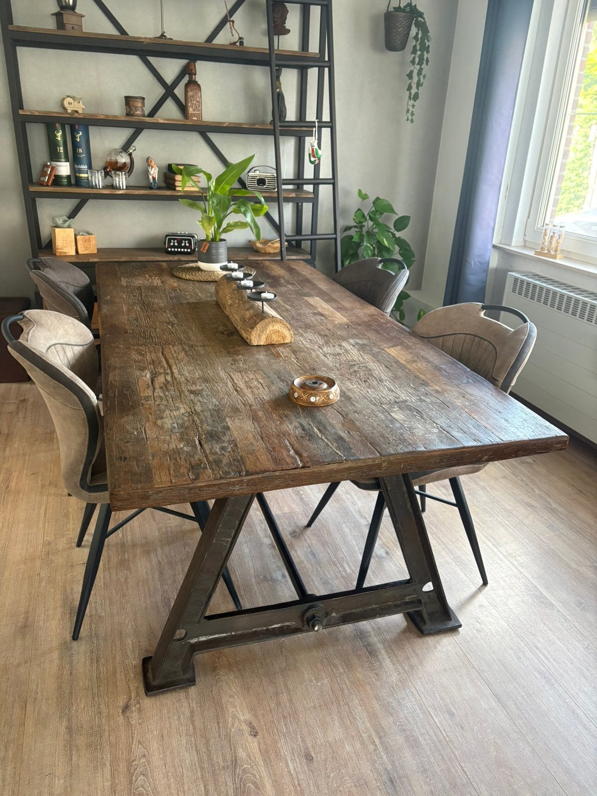 Stoere Industriële Eetkamerset, Ophalen, Zo goed als nieuw