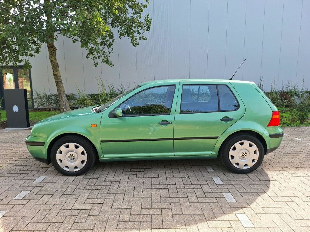 Volkswagen Golf 1.6i | Propere staat, Auto's, Voorwielaandrijving, Stof, Zwart, Electronic Stability Program (ESP)