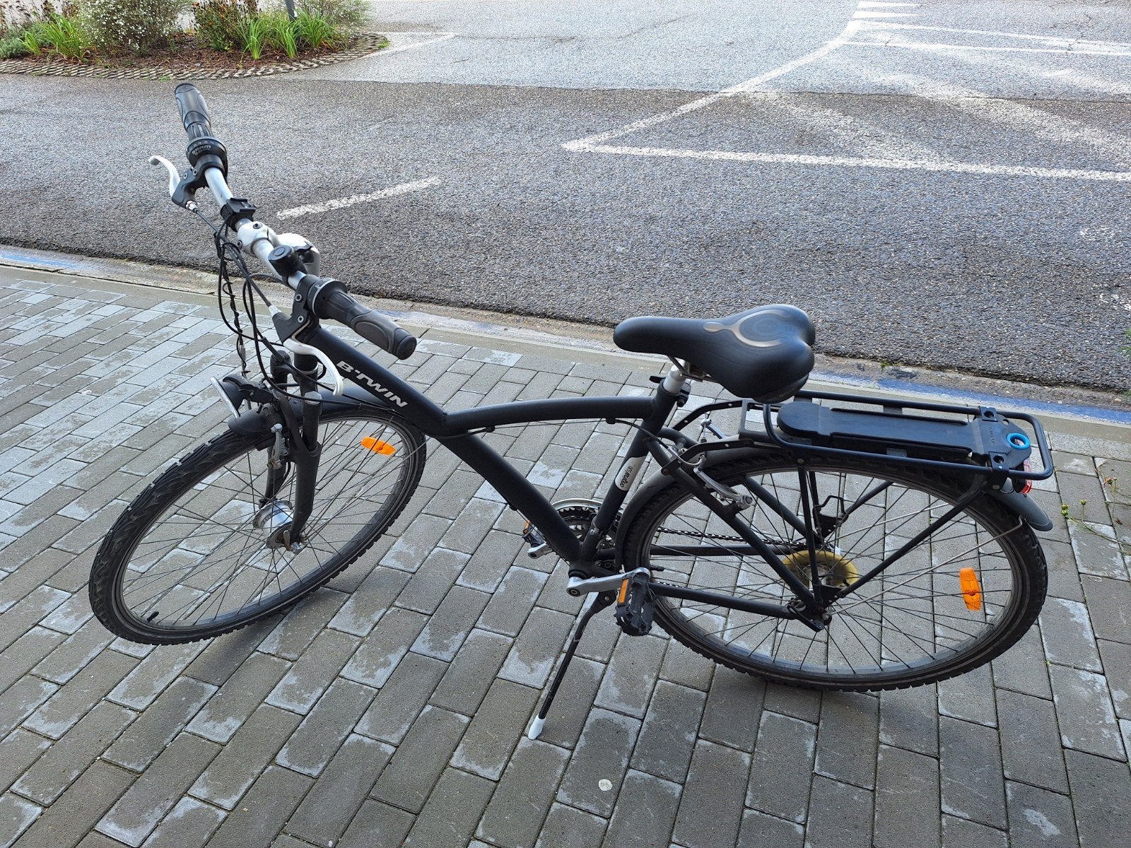 Zwarte Citybike BTWIN, Ophalen, Zo goed als nieuw, Btwin Decathlon, Versnellingen
