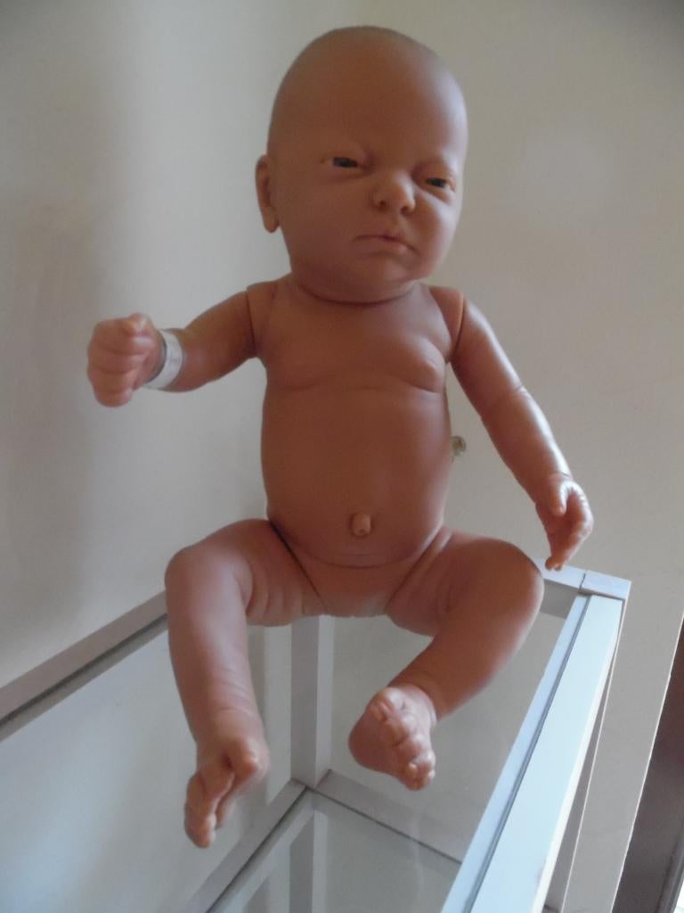 Levensechte babypop van the doll factory Europe, Ophalen, Zo goed als nieuw, Babypop, Levensecht of Reborn