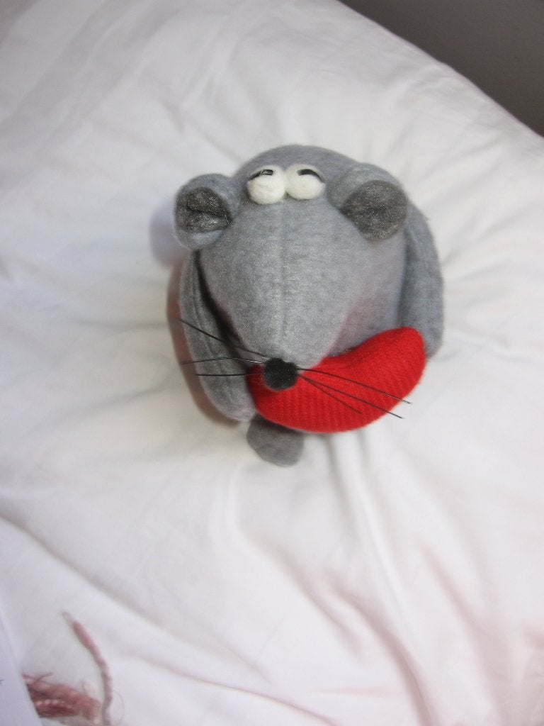 Jouet pour chat : Grande souris en feutrine de couleur gris, Animaux & Accessoires, Enlèvement ou Envoi, Neuf