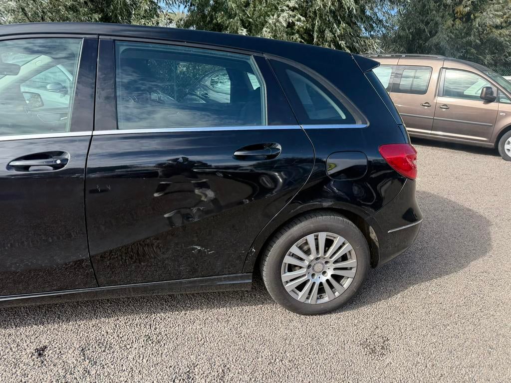 Mercedes B180 Essence - exportation ou négociant, Autos, 90 kW, Achat, Entreprise, 5 places