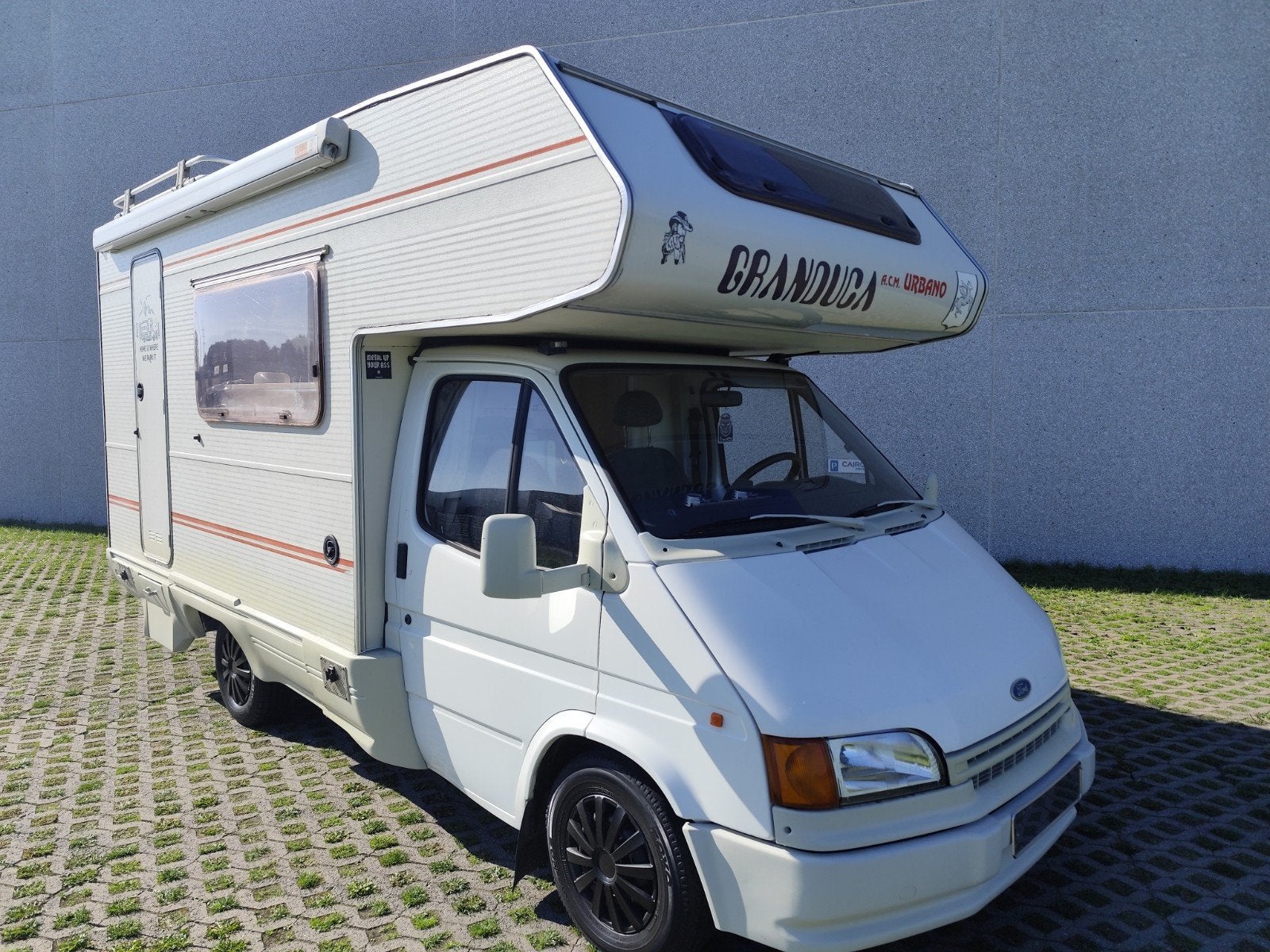 beau camping-car nostalgique Ford 2.5 104dkm oldtimer, Caravanes & Camping, Siège de train, Douche, Entreprise, Ford