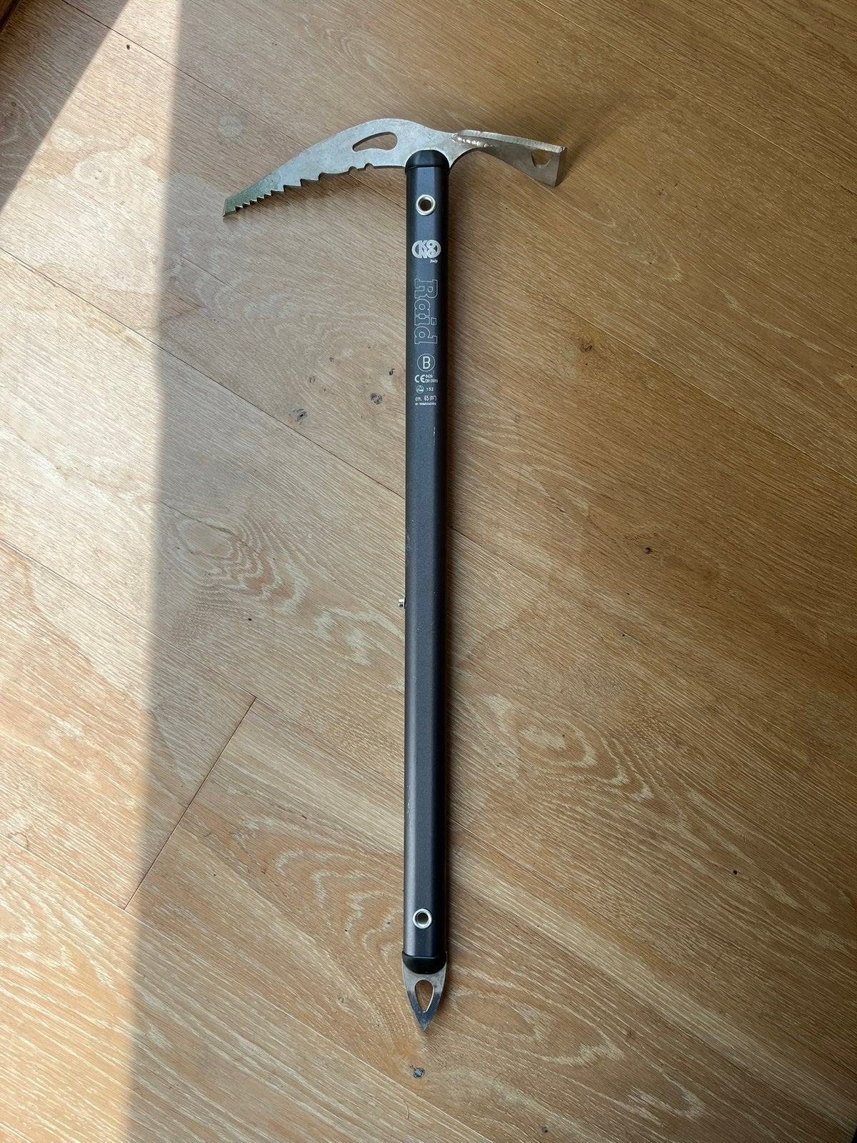Ijsbijl 65cm, Sports & Fitness, Alpinisme & Randonnée, Enlèvement, Comme neuf