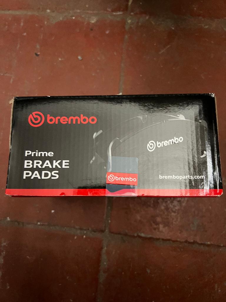 Nieuw BREMBO-remblok voor Mercedes W212/S212, Ophalen, Nieuw, Mercedes-Benz