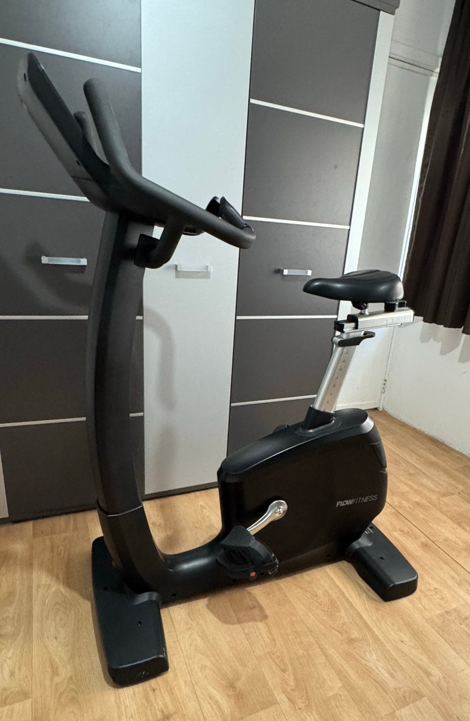 Flow Fitness UB5i Hometrainer, Ophalen, Zo goed als nieuw, Hometrainer