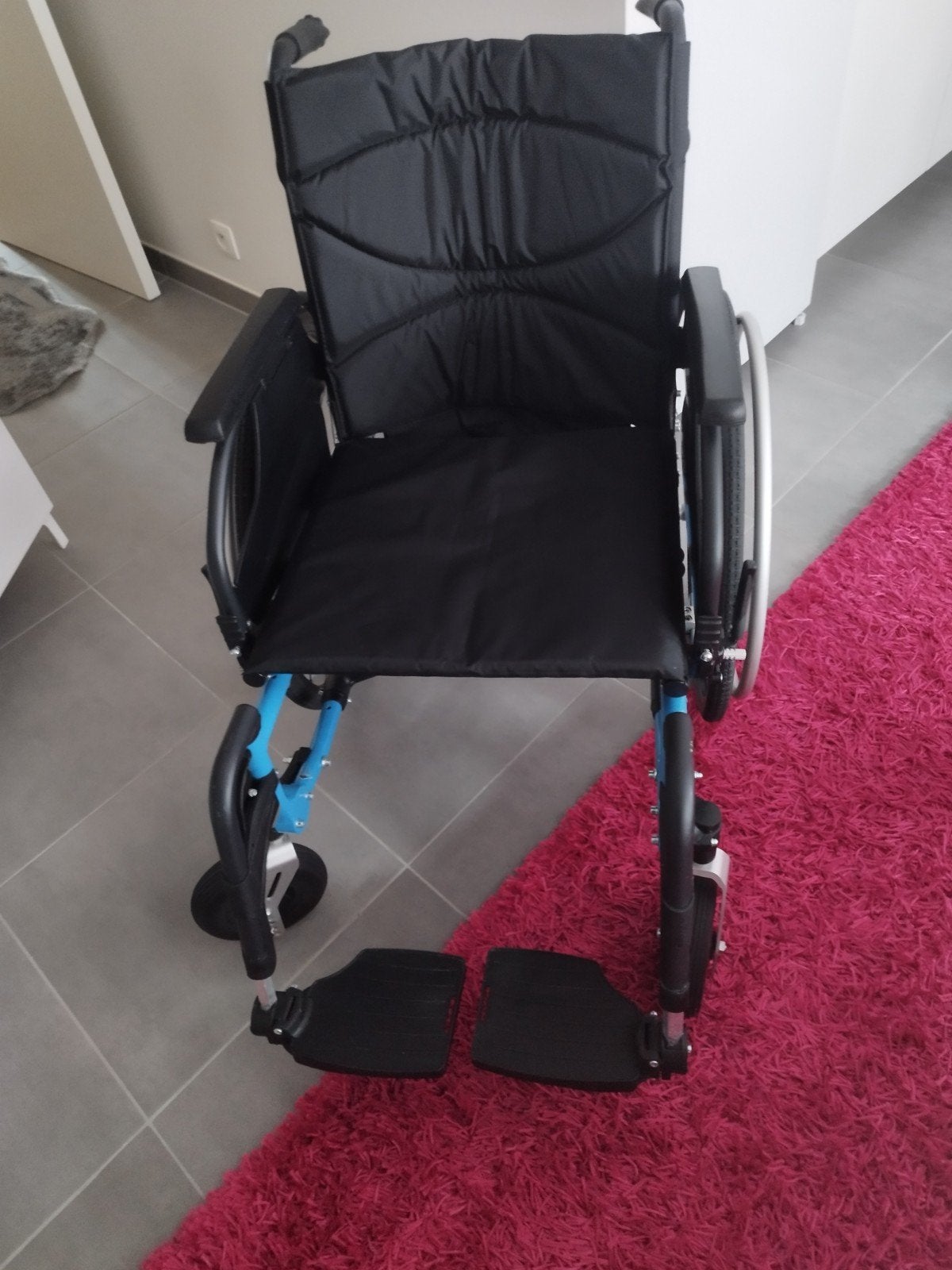 CHAISE ROULANTE NEUVE vermeiren série sVigo !, Enlèvement