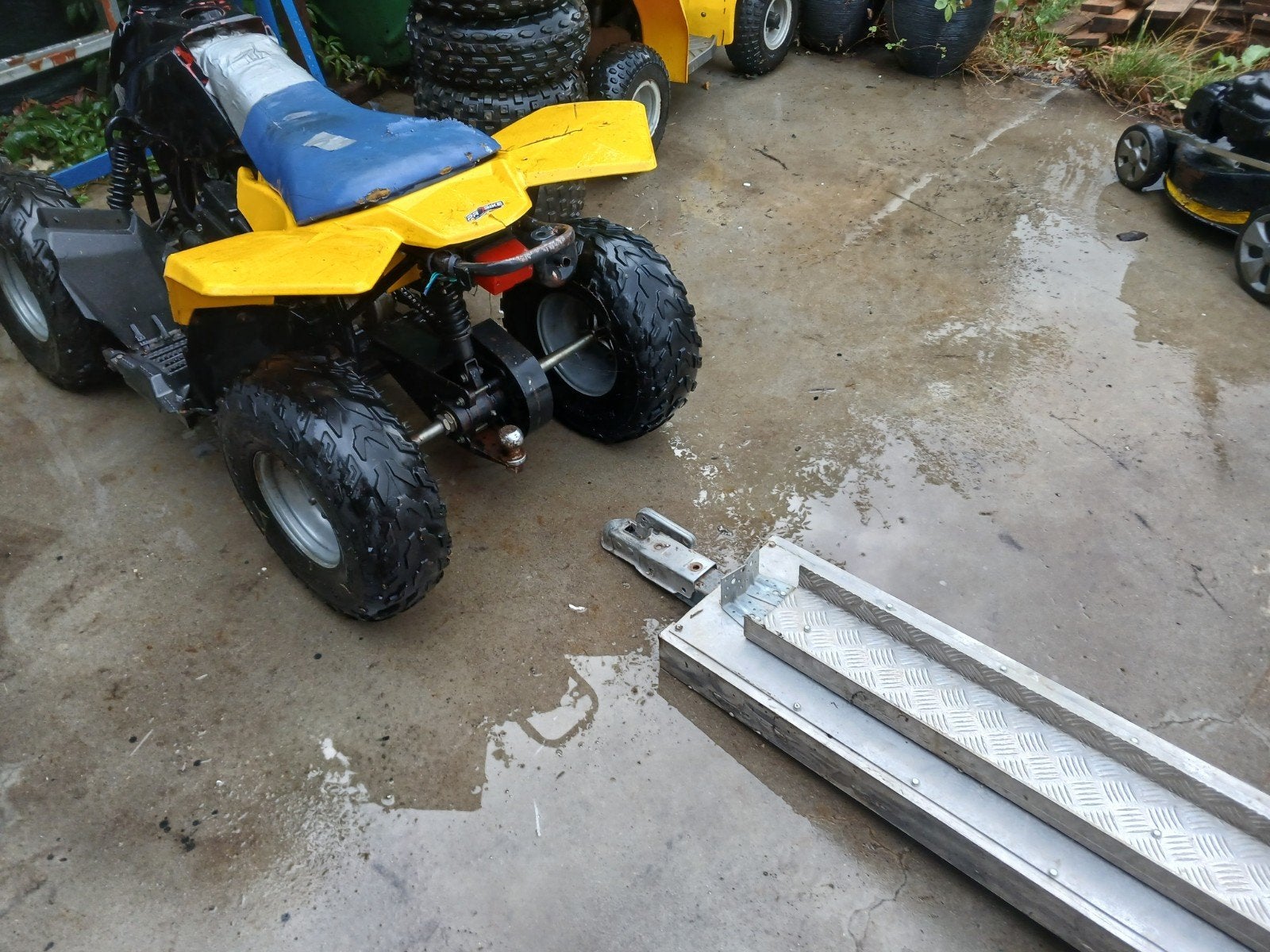 Quad Hyonsong 50cc Quad Hytrack 150cc, Fietsen en Brommers, Minibikes, Midibikes en Pitbikes, Ophalen